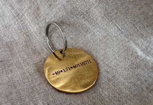 Hundemarke mit Gravur Schreibschrift Gold glänzend – Bild 2
