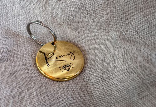 Hundemarke mit Gravur Schreibschrift Gold glänzend – Bild 3